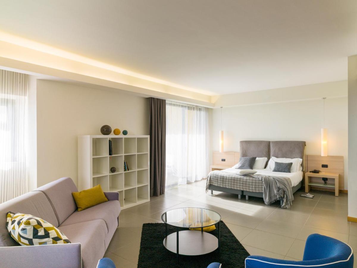 Esperia Palace Hotel & Resort Spa ซัฟเฟรานา เอตเนอา ภายนอก รูปภาพ