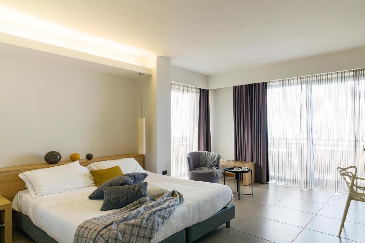 Esperia Palace Hotel & Resort Spa ซัฟเฟรานา เอตเนอา ภายนอก รูปภาพ