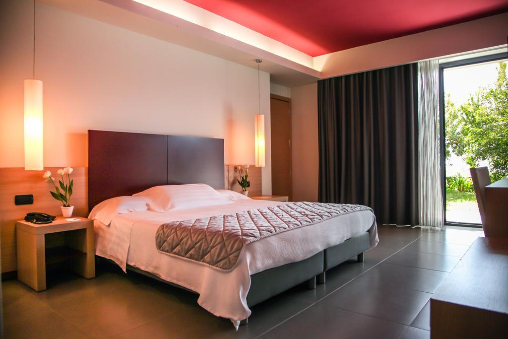 Esperia Palace Hotel & Resort Spa ซัฟเฟรานา เอตเนอา ภายนอก รูปภาพ